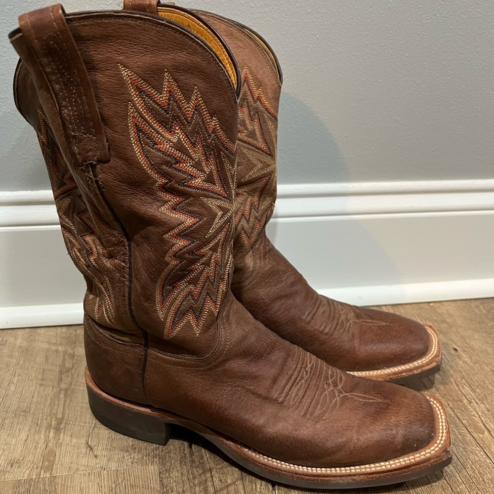 Women’s Lucchese square toe boots size 8.5B. Really good condition!